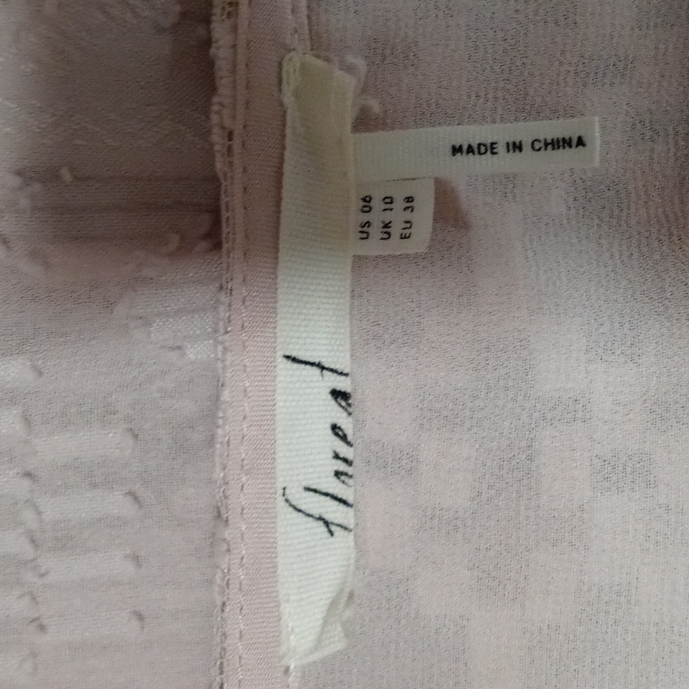 💗Anthropologie Floreat💗 - Rose Pink Eyelet Bell Sleeve Esme Cover-Up Dress - Picture 4 of 16